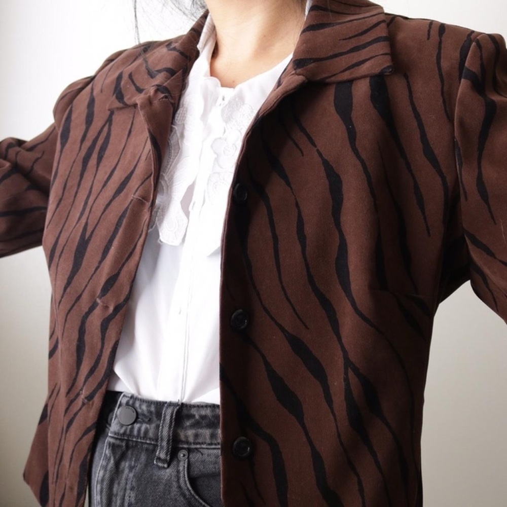 Brown Tiger Patterned Jacket - image 4